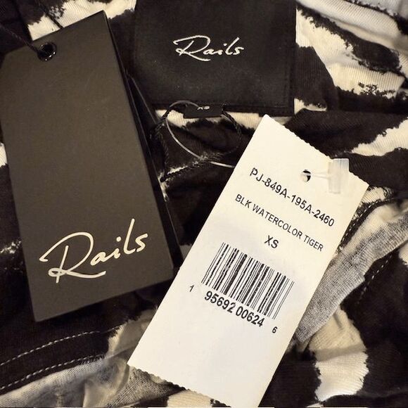 NEW! Rails Eva Pajama Set Black Watercolor Tiger Stripes Shorts Oversized XS - Picture 6 of 11